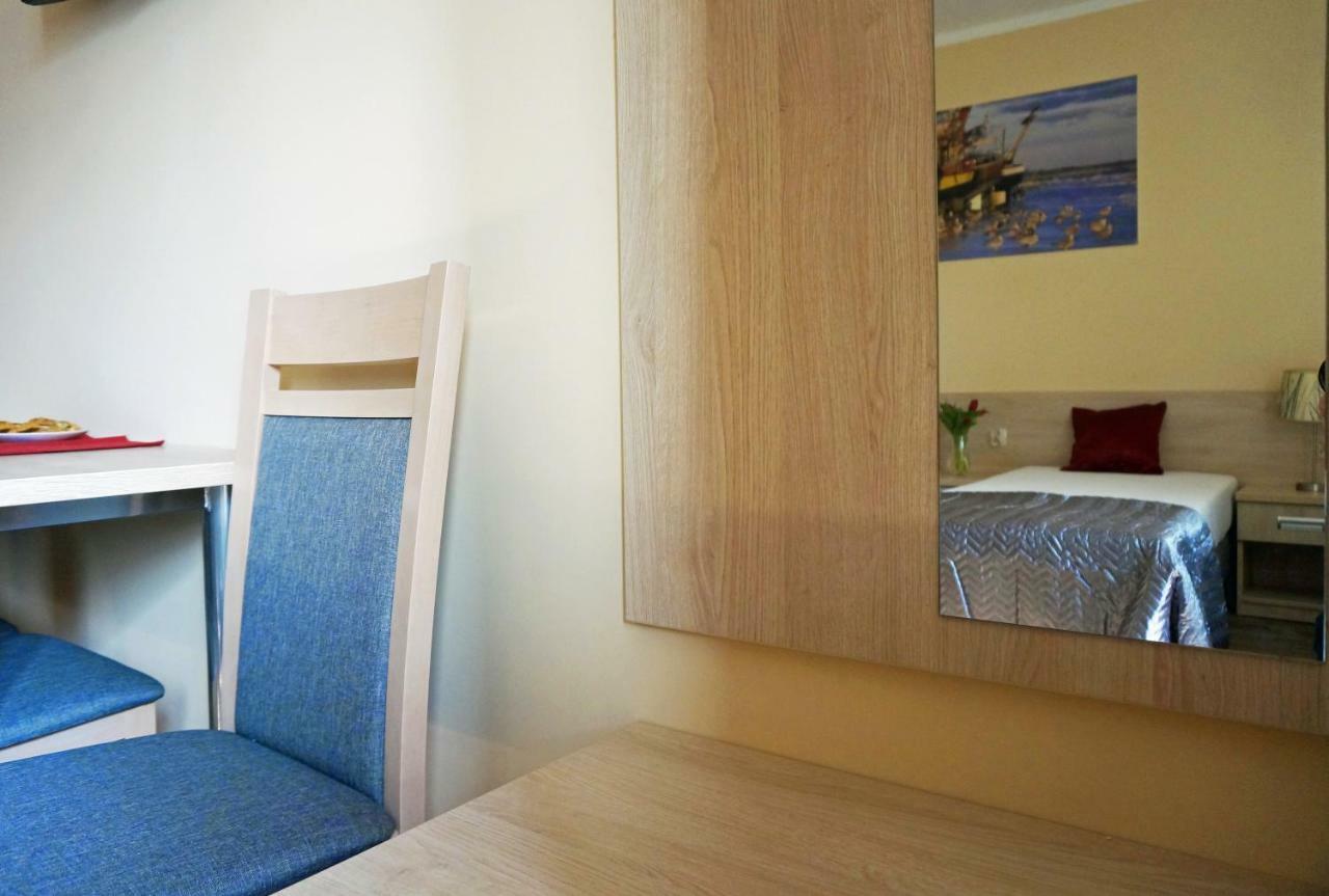 Hotel Osrodek "Pod Wydmami" Sarbinowo Esterno foto